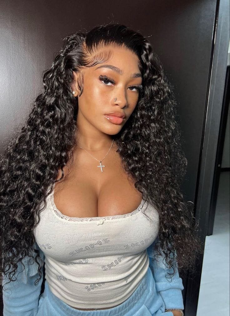 7664D626-00EE-4BC5-988F-2E64F340DAC2 Raw hair curly wig - Image 1